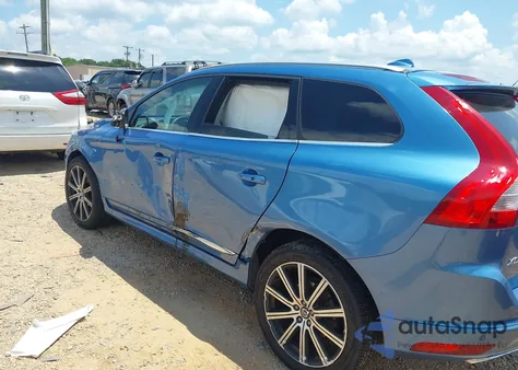 2017 Volvo Xc60 T6 Inscription z USA, uszkodzony, nr VIN YV449MRUXH2134516